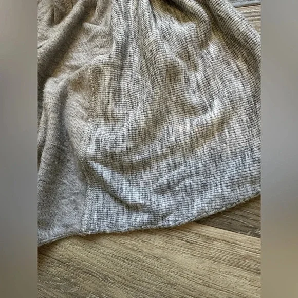 Athleta Women's Long-Sleeve Cardigan Gray pockets keyholes Size XS - Picture 6 of 9